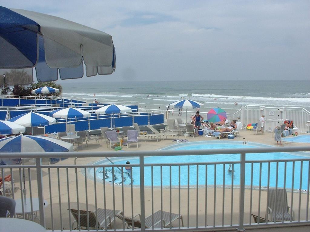 Fantasy Island - Daytona Beach Shores Aparthotel Bagian luar foto