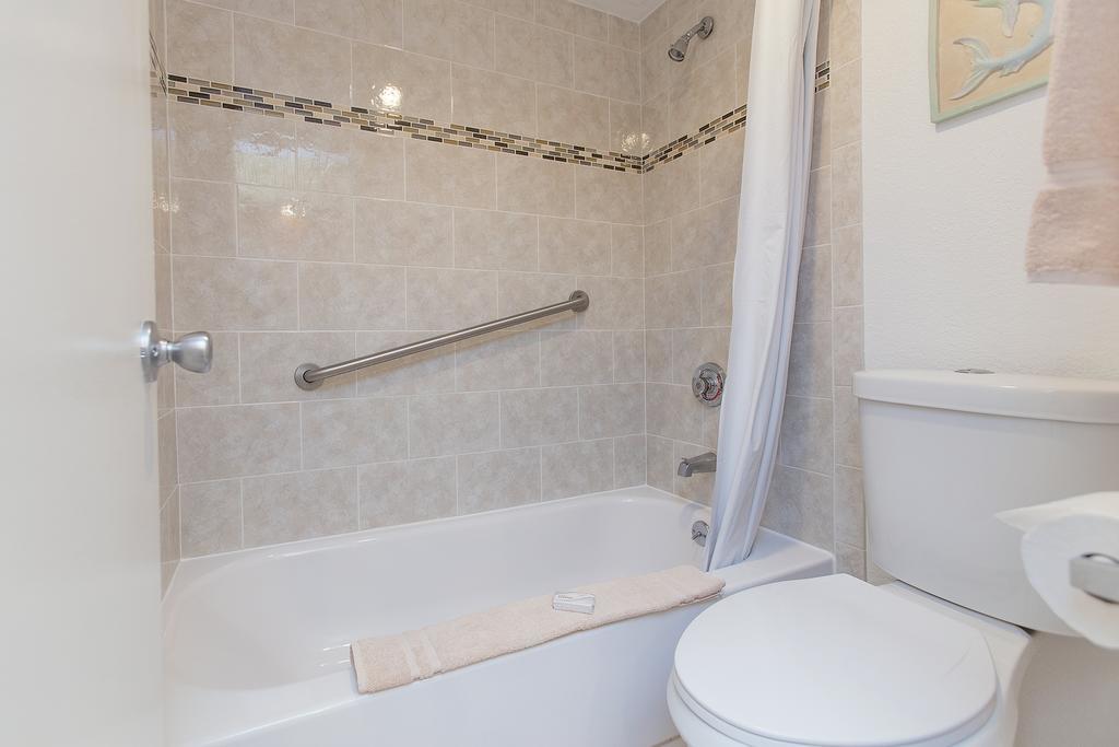 Fantasy Island - Daytona Beach Shores Aparthotel Bagian luar foto