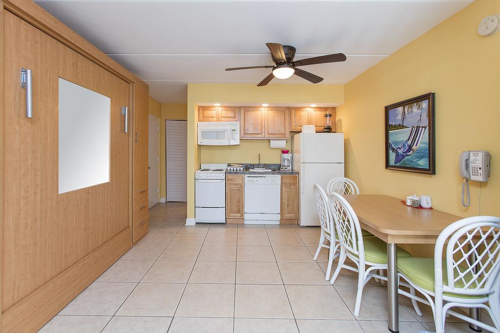 Fantasy Island - Daytona Beach Shores Aparthotel Bagian luar foto