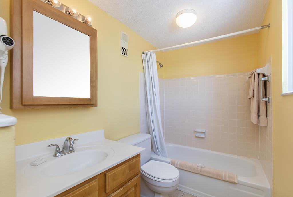 Fantasy Island - Daytona Beach Shores Aparthotel Bagian luar foto