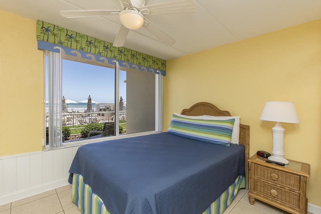 Fantasy Island - Daytona Beach Shores Aparthotel Bagian luar foto