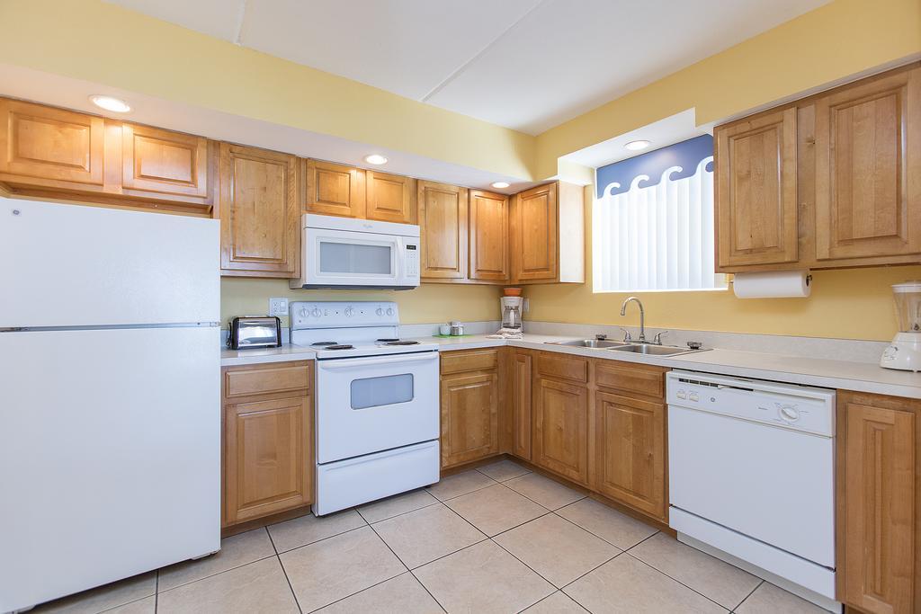 Fantasy Island - Daytona Beach Shores Aparthotel Bagian luar foto