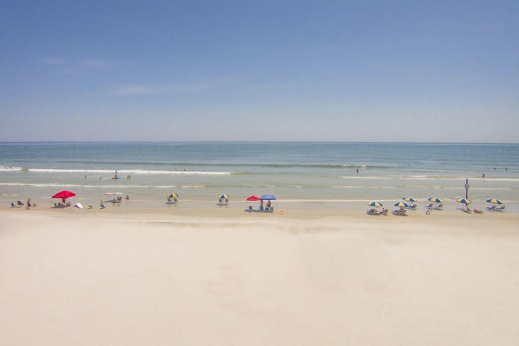Fantasy Island - Daytona Beach Shores Aparthotel Bagian luar foto