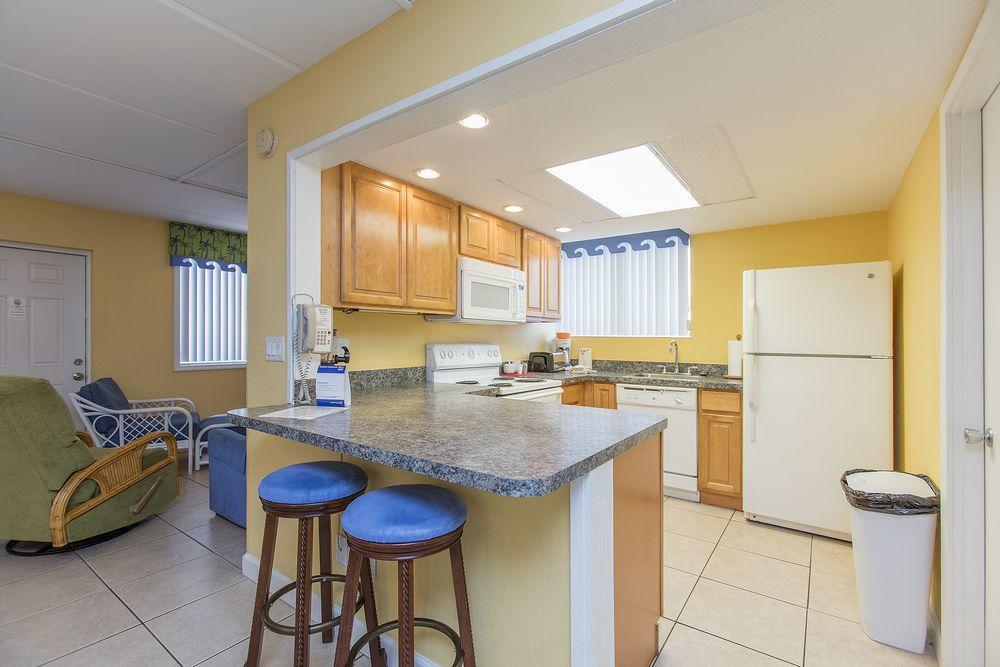 Fantasy Island - Daytona Beach Shores Aparthotel Bagian luar foto